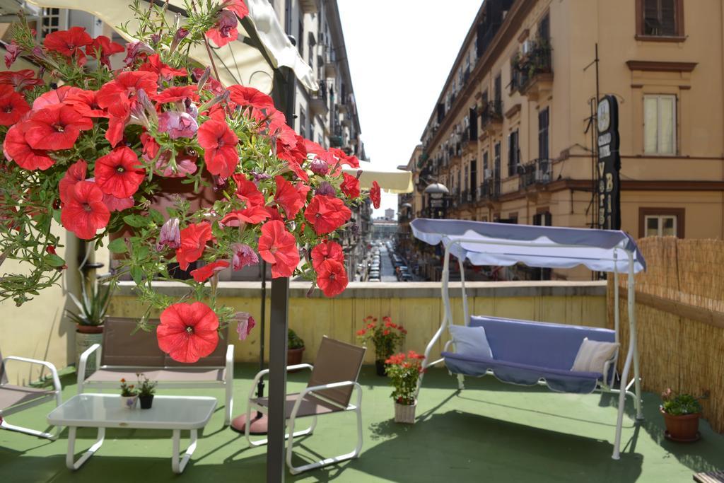 B&B Anna'S Family Terrace Napoli Esterno foto